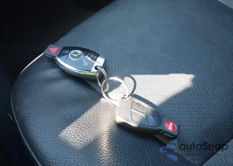 2005 Mercedes-Benz C 240 Luxury 4Matic z USA, uszkodzony, nr VIN WDBRF81J75F716490